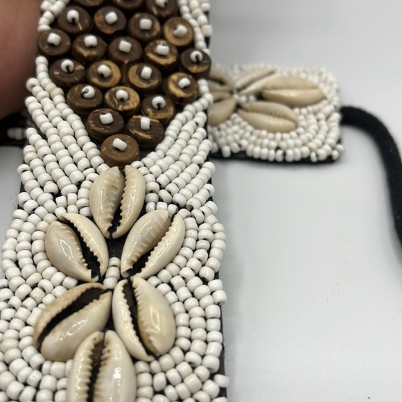 Cowrie shell beaded belt - Picture 2 of 5